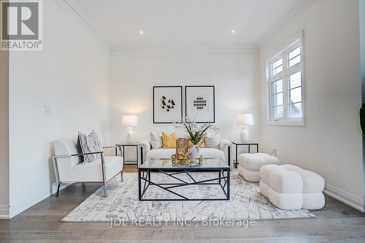 4199 Major Mackenzie Drive E, Markham, ON - Indoor Photo Showing Living Room