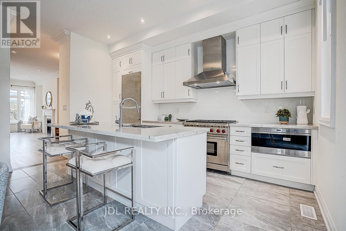 4199 Major Mackenzie Drive E, Markham, ON - Indoor Photo Showing Kitchen With Upgraded Kitchen