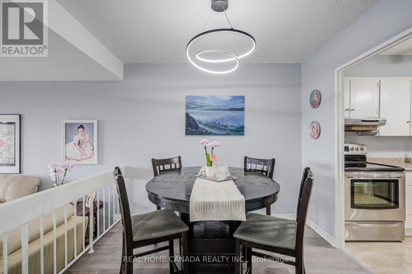 708 - 1359 White Oaks Boulevard, Oakville, ON - Indoor Photo Showing Dining Room