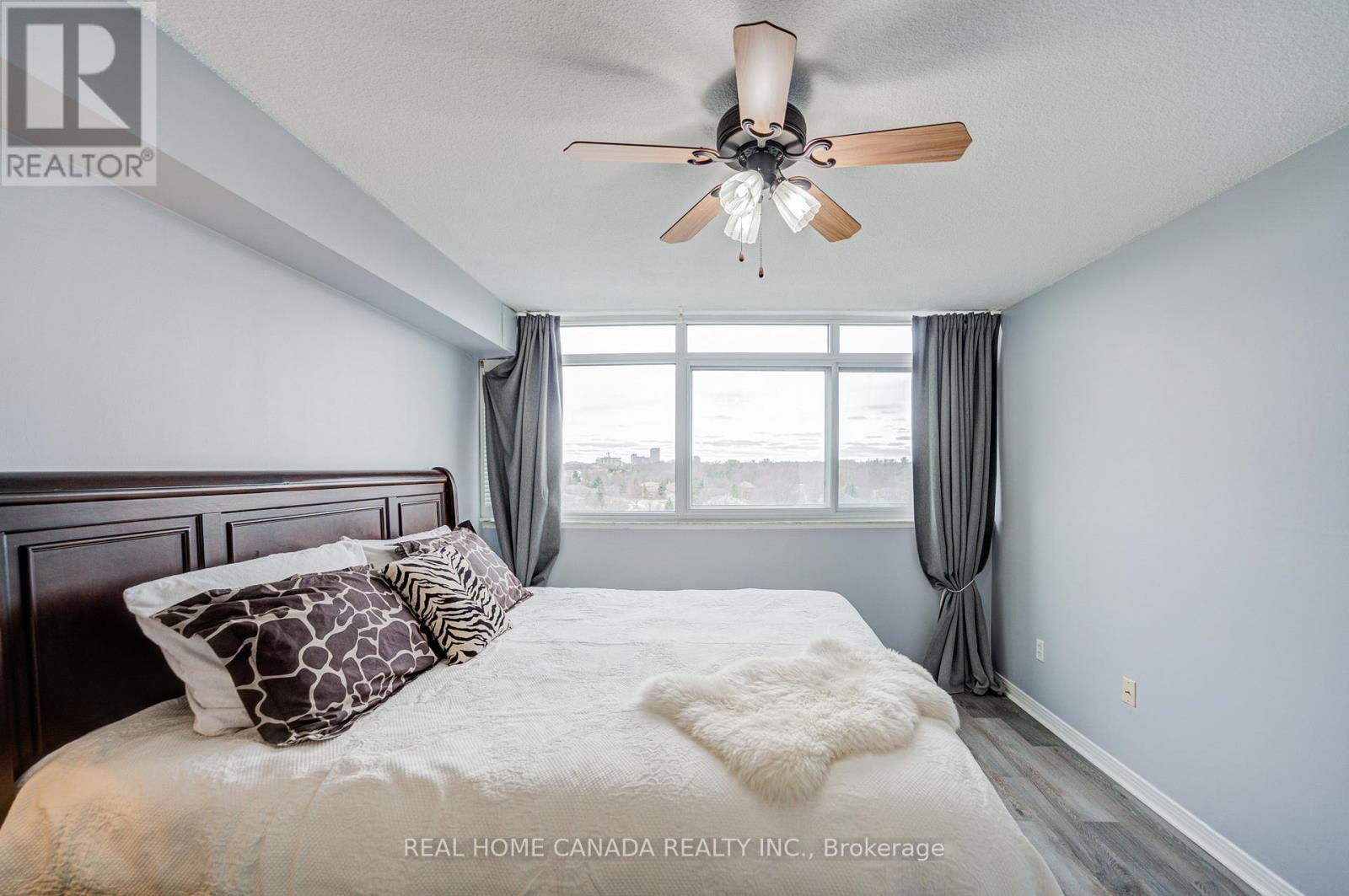 708 - 1359 White Oaks Boulevard, Oakville, ON - Indoor Photo Showing Bedroom