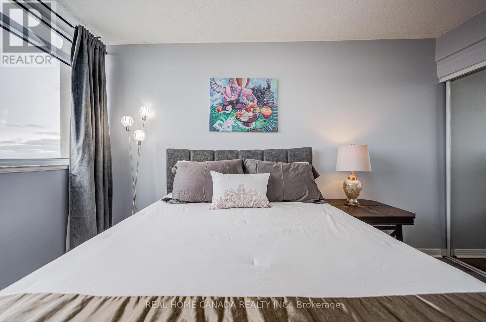 708 - 1359 White Oaks Boulevard, Oakville, ON - Indoor Photo Showing Bedroom