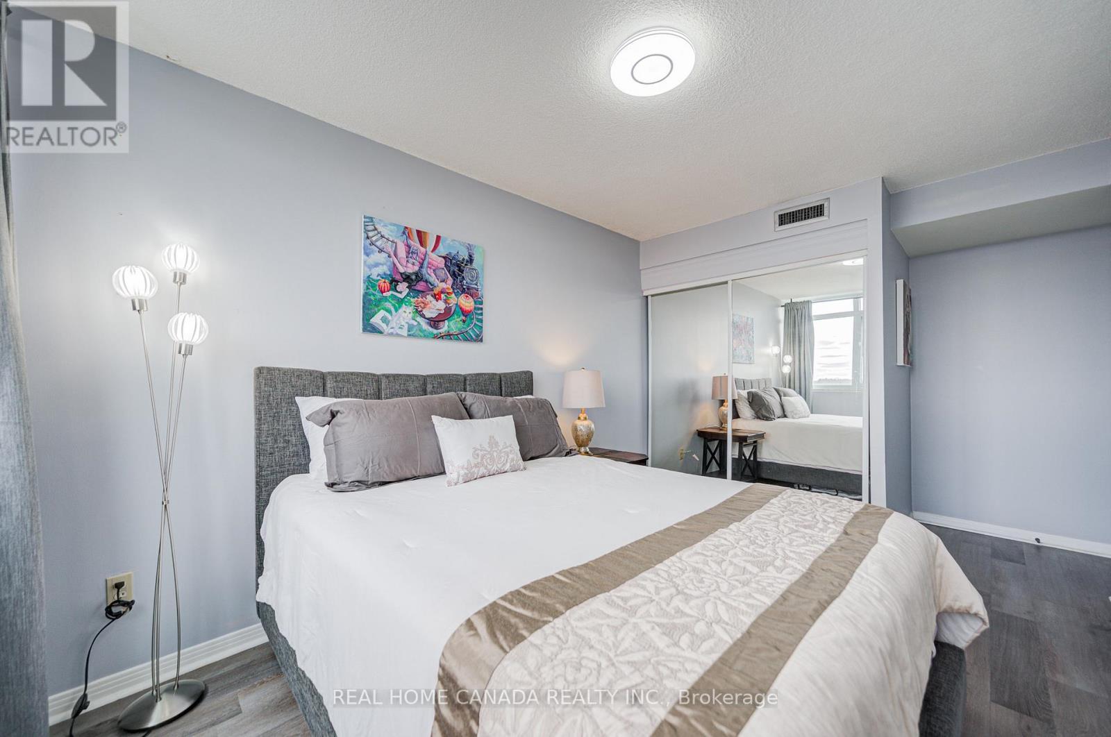 708 - 1359 White Oaks Boulevard, Oakville, ON - Indoor Photo Showing Bedroom