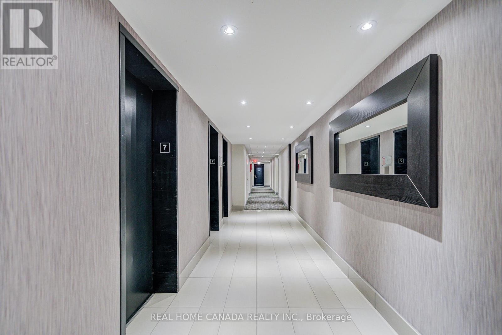 708 - 1359 White Oaks Boulevard, Oakville, ON - Indoor Photo Showing Other Room
