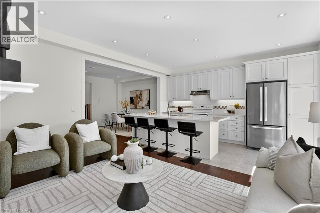 4 Beasley Grove, Ancaster, ON - Indoor Photo Showing Kitchen