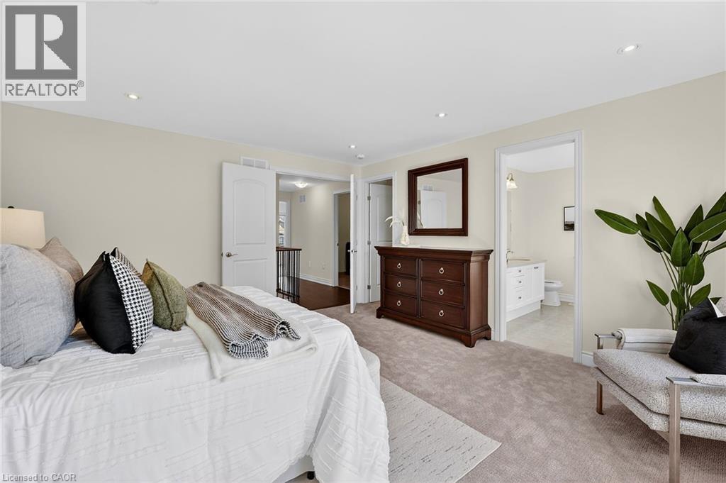 4 Beasley Grove, Ancaster, ON - Indoor Photo Showing Bedroom