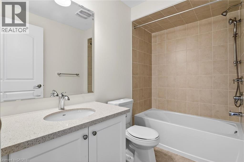 4 Beasley Grove, Ancaster, ON - Indoor Photo Showing Bathroom