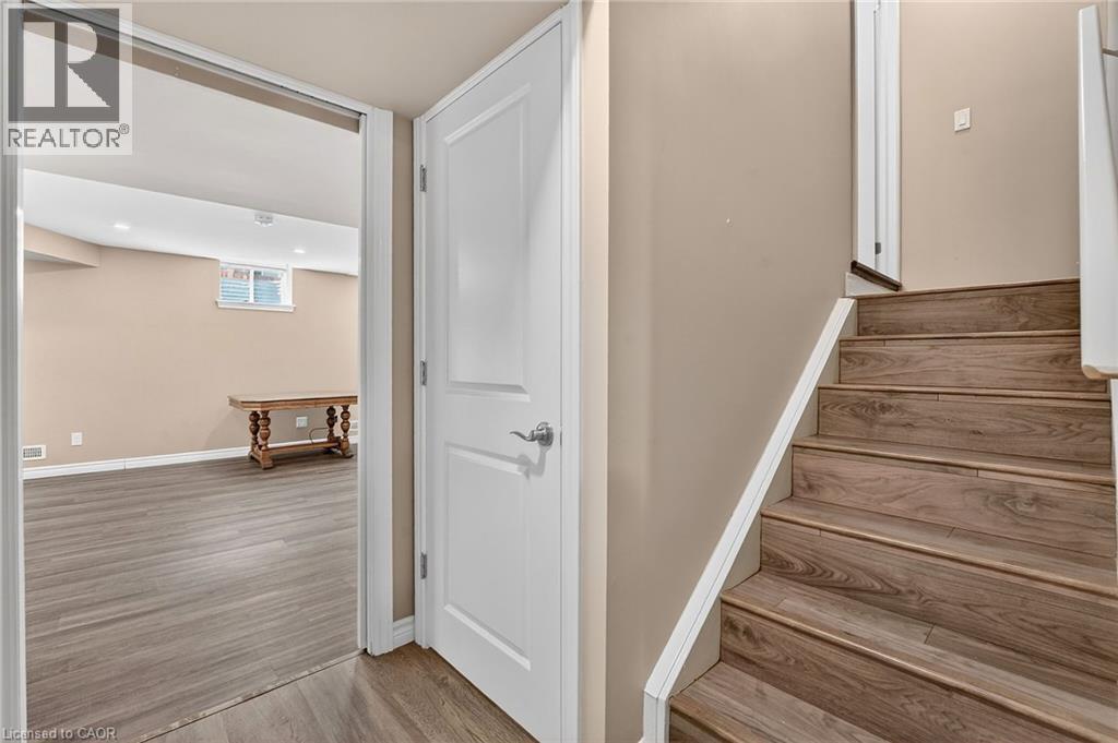 4 Beasley Grove, Ancaster, ON - Indoor Photo Showing Other Room