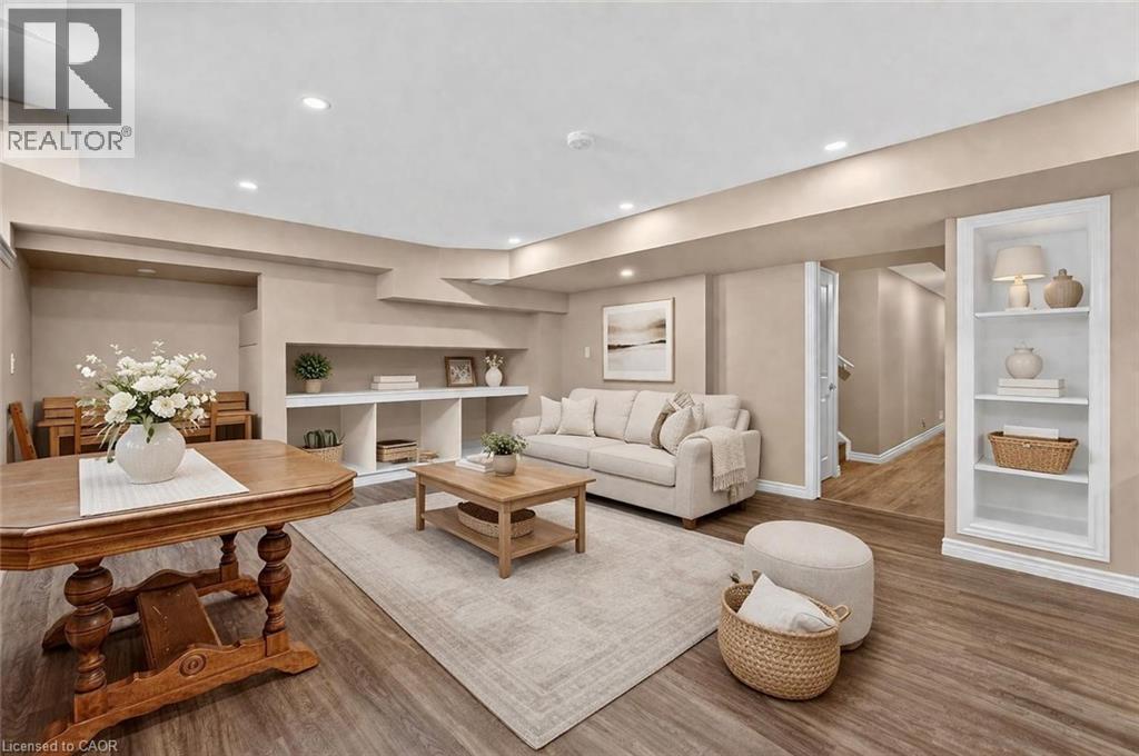 4 Beasley Grove, Ancaster, ON - Indoor Photo Showing Other Room