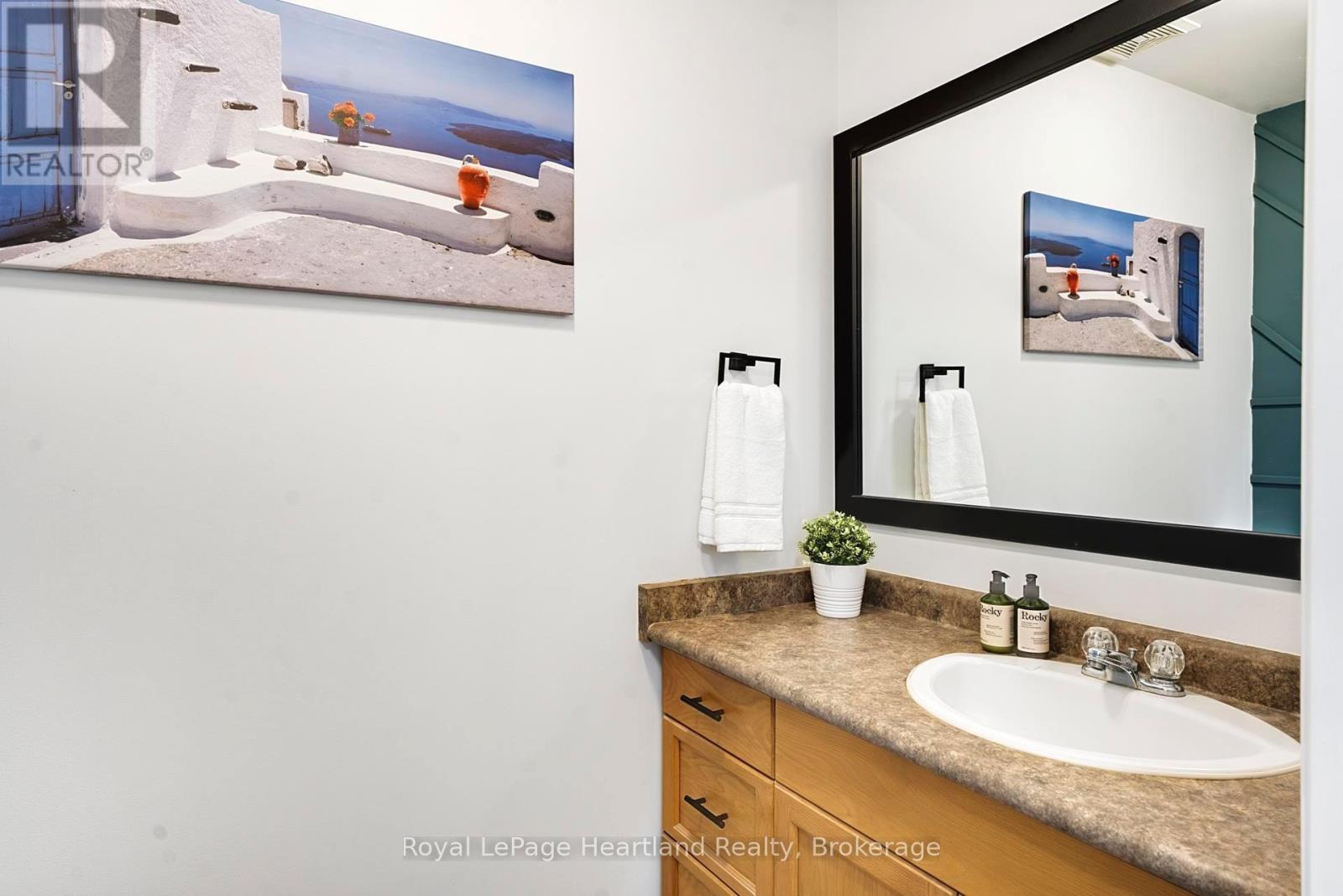 25 Lee Crescent, Goderich (Goderich (Town)), ON - Indoor Photo Showing Bathroom