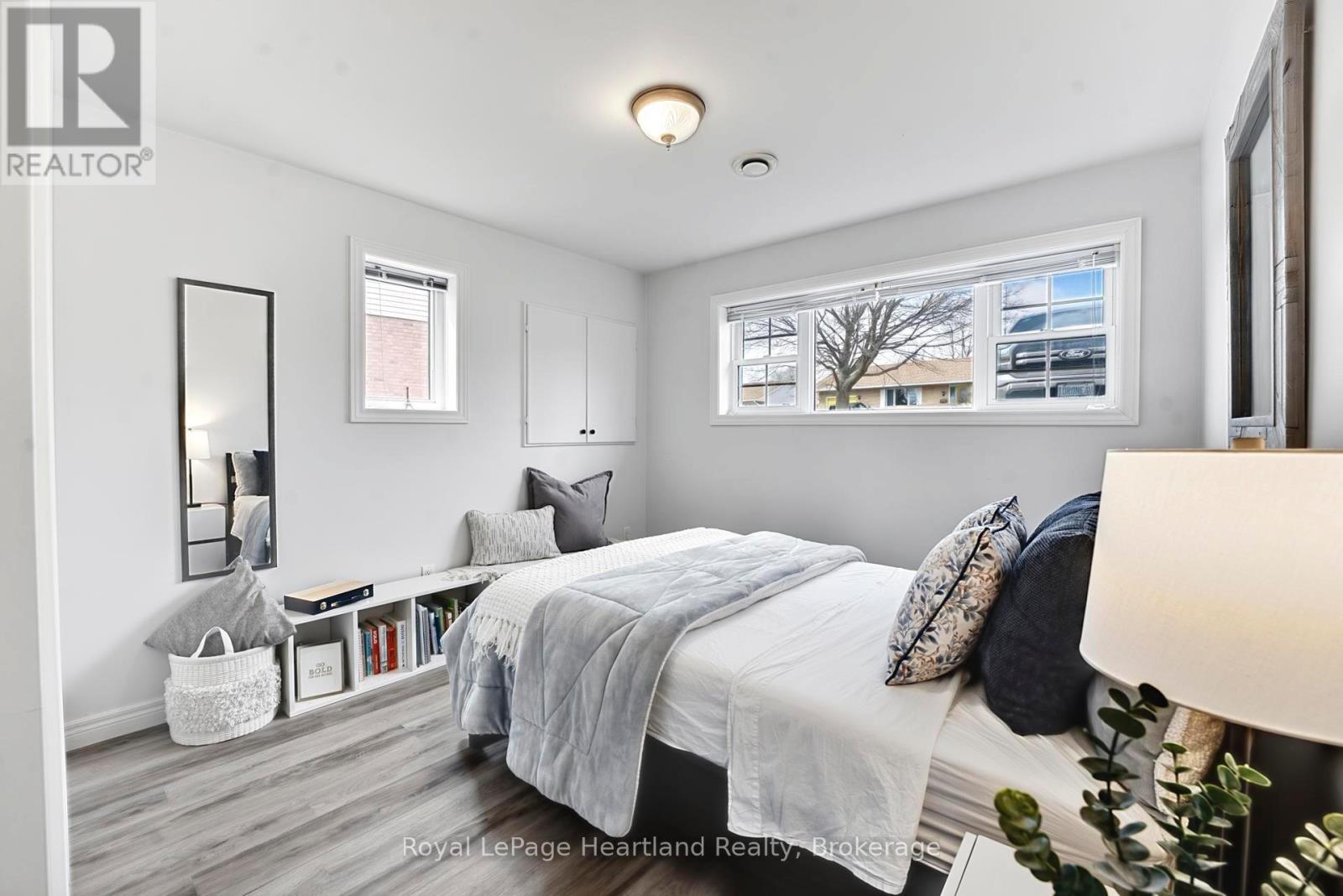 25 Lee Crescent, Goderich (Goderich (Town)), ON - Indoor Photo Showing Bedroom