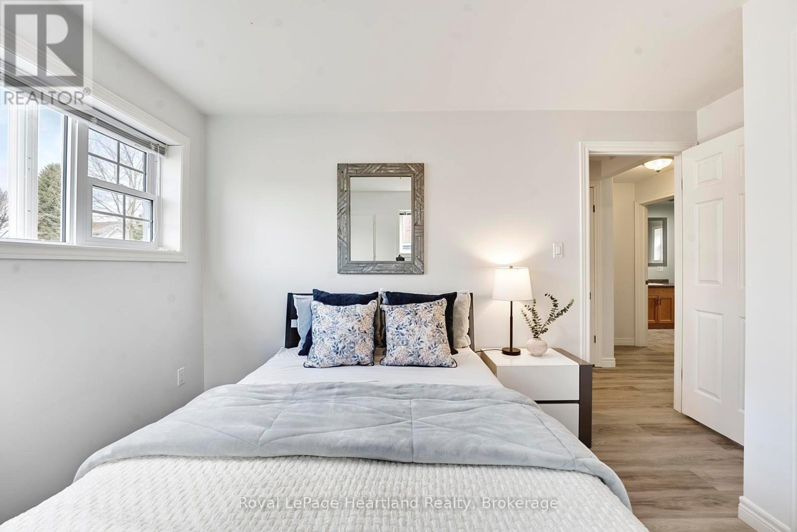 25 Lee Crescent, Goderich (Goderich (Town)), ON - Indoor Photo Showing Bedroom