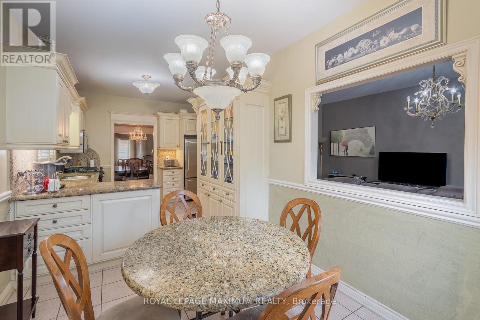 14 Mustang Road, Vaughan, ON - Indoor Photo Showing Dining Room