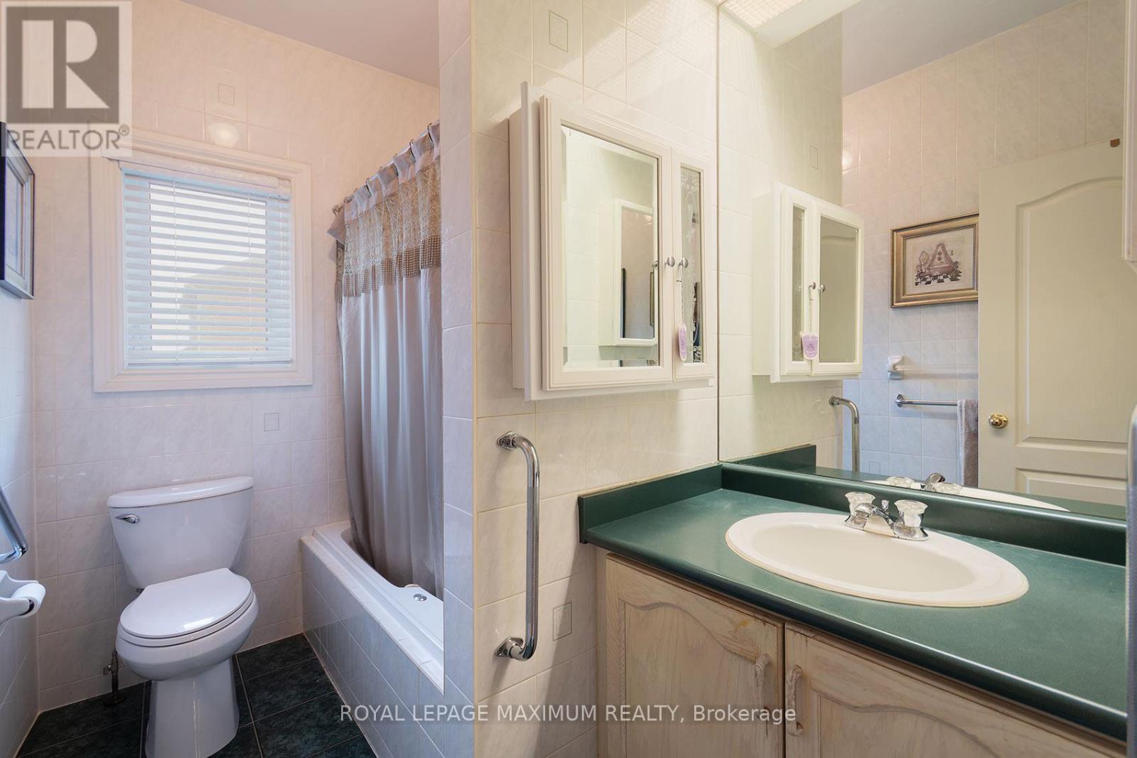 14 Mustang Road, Vaughan, ON - Indoor Photo Showing Bathroom