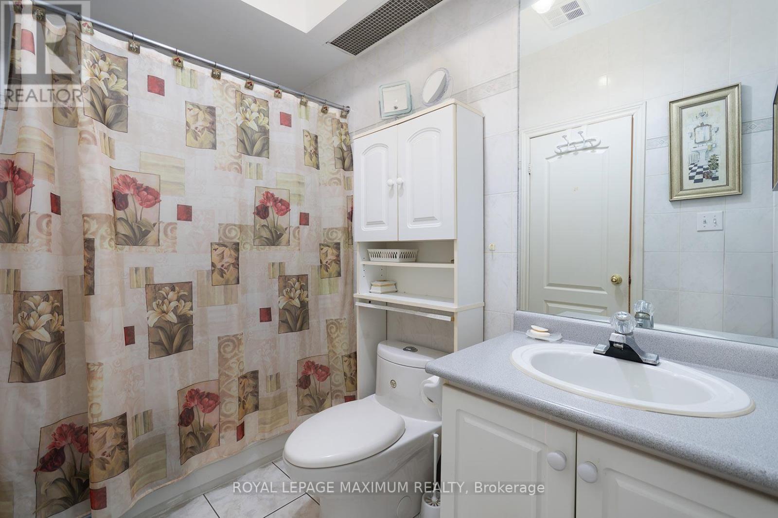 14 Mustang Road, Vaughan, ON - Indoor Photo Showing Bathroom