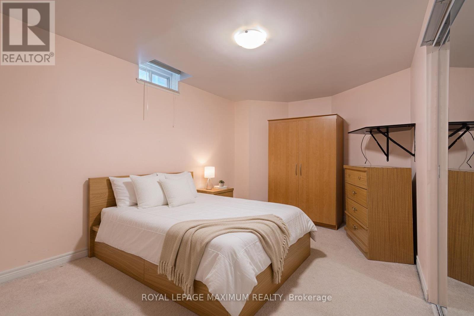 14 Mustang Road, Vaughan, ON - Indoor Photo Showing Bedroom