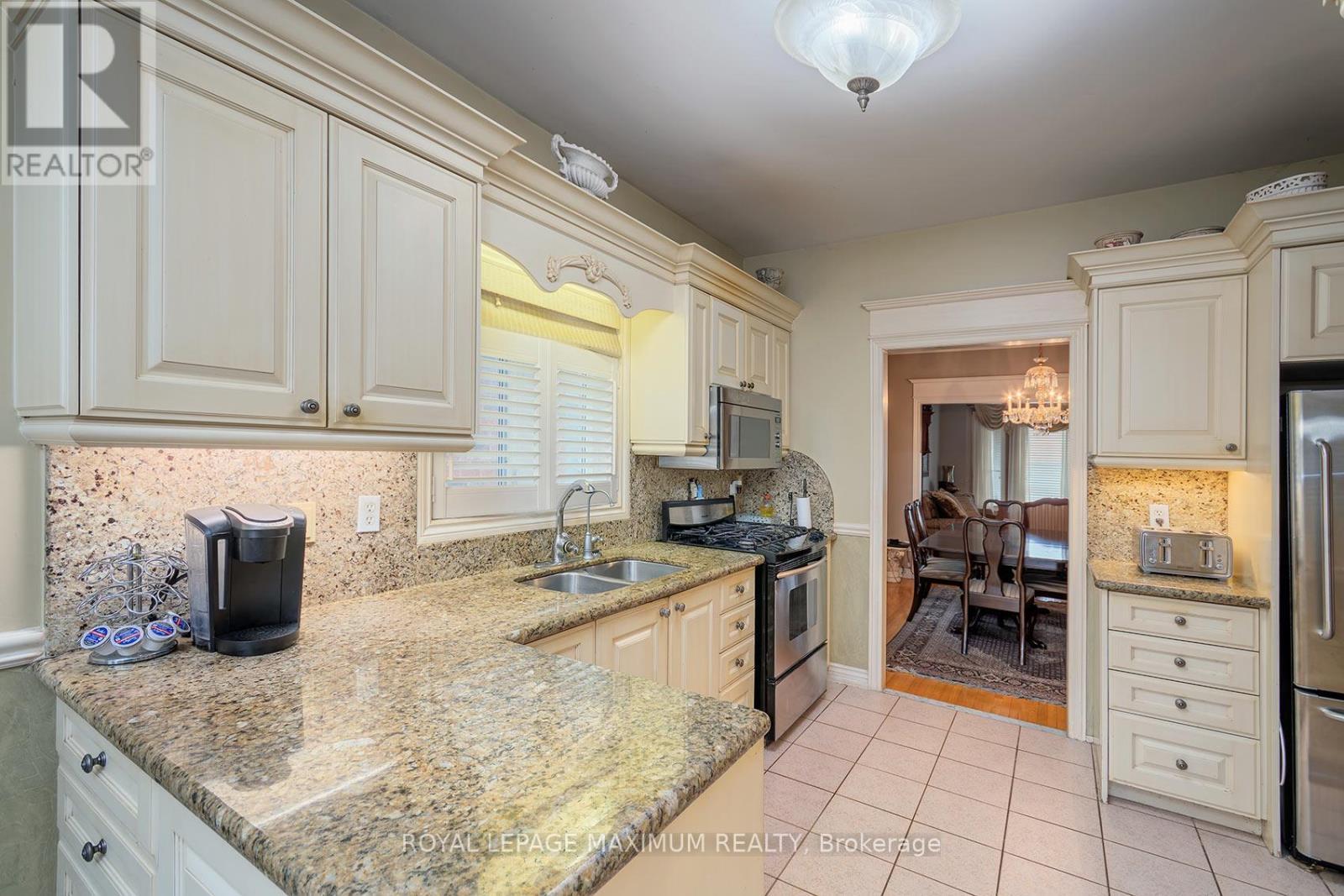 14 Mustang Road, Vaughan, ON - Indoor Photo Showing Kitchen With Double Sink