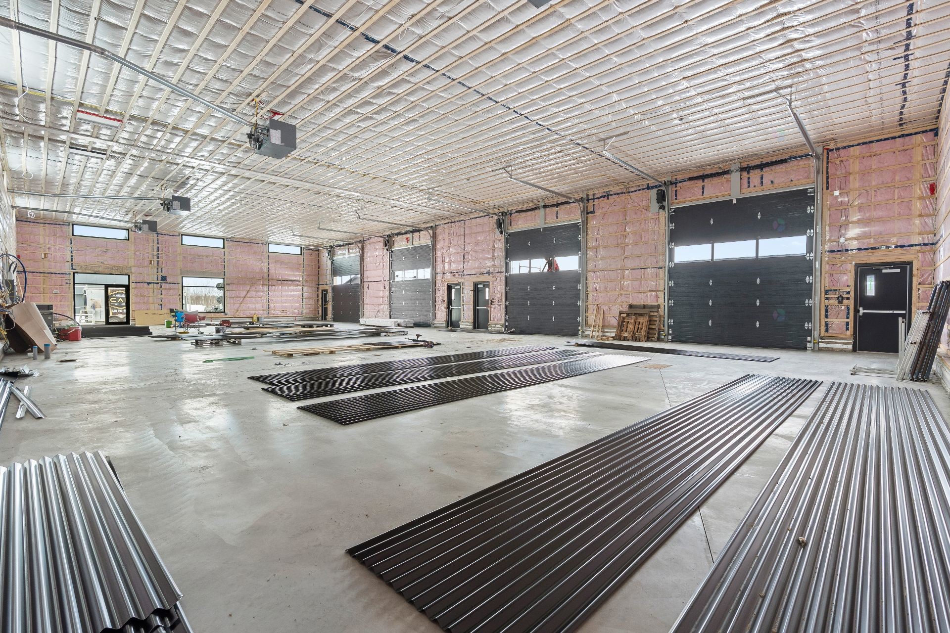 Interior - 305 Rue Du Camionneur, Saint-Isidore, QC - Indoor Photo Showing Garage