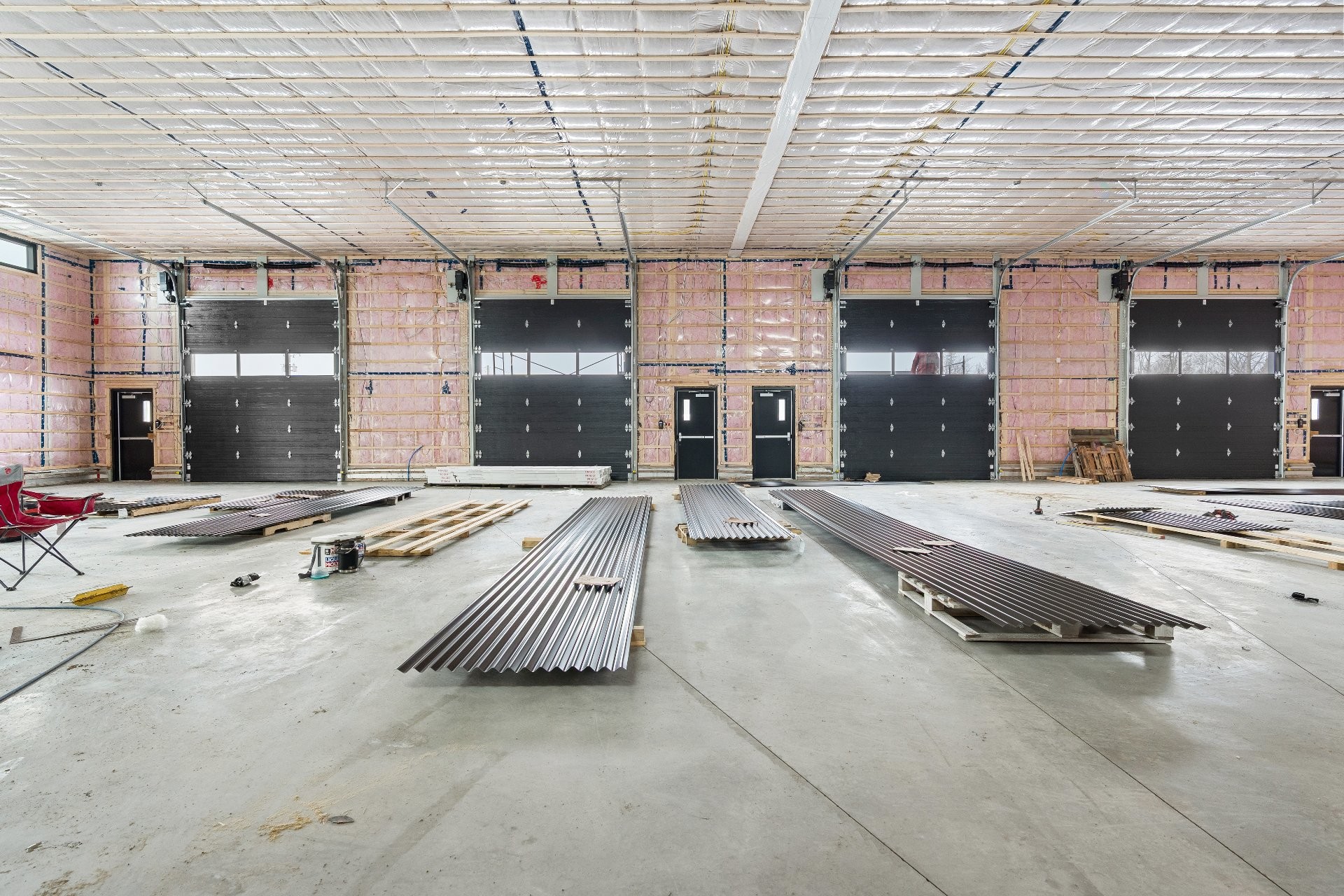 Interior - 305 Rue Du Camionneur, Saint-Isidore, QC - Indoor Photo Showing Garage