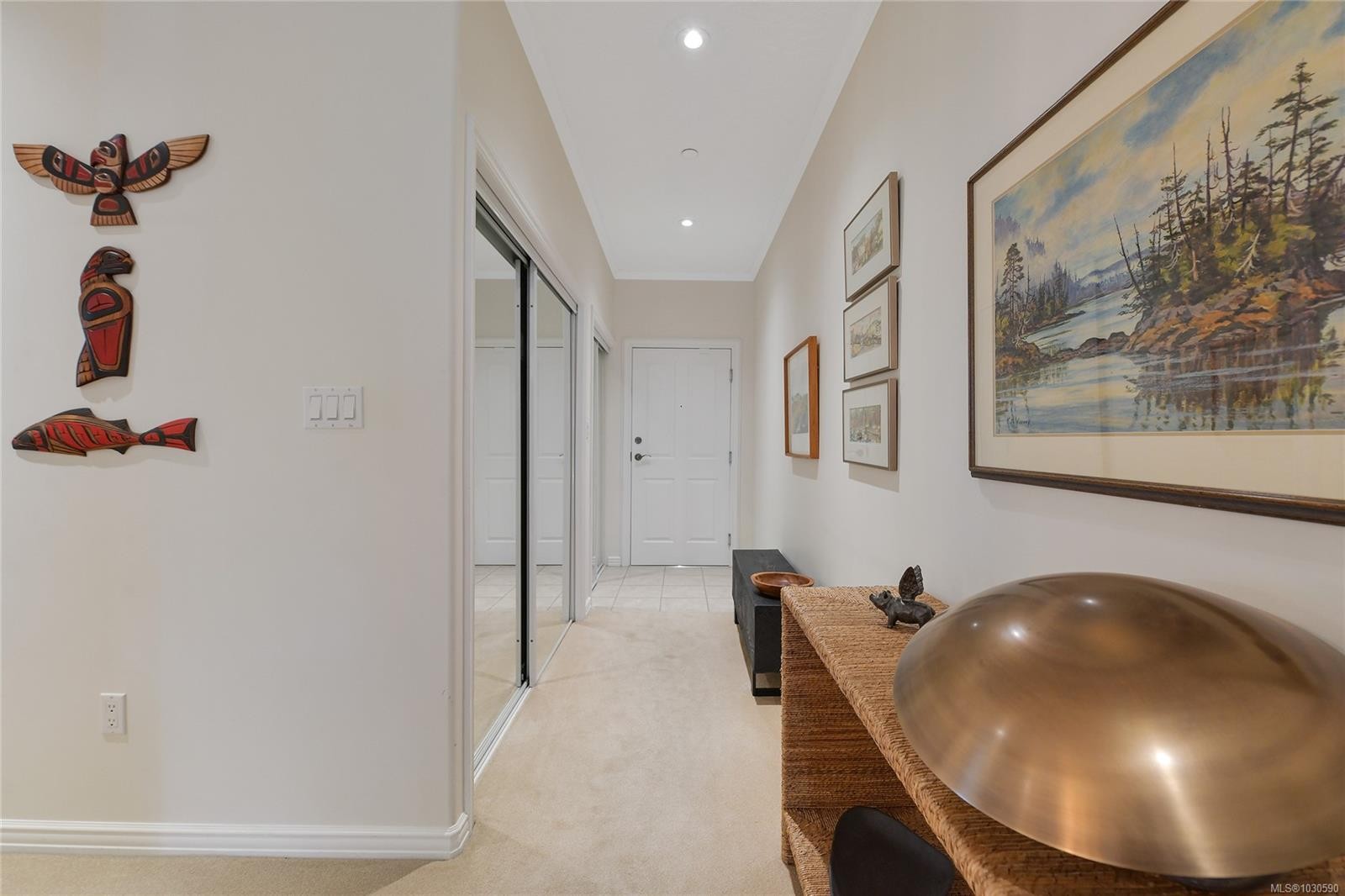 302-9870 Second St, Sidney, BC - Indoor Photo Showing Other Room