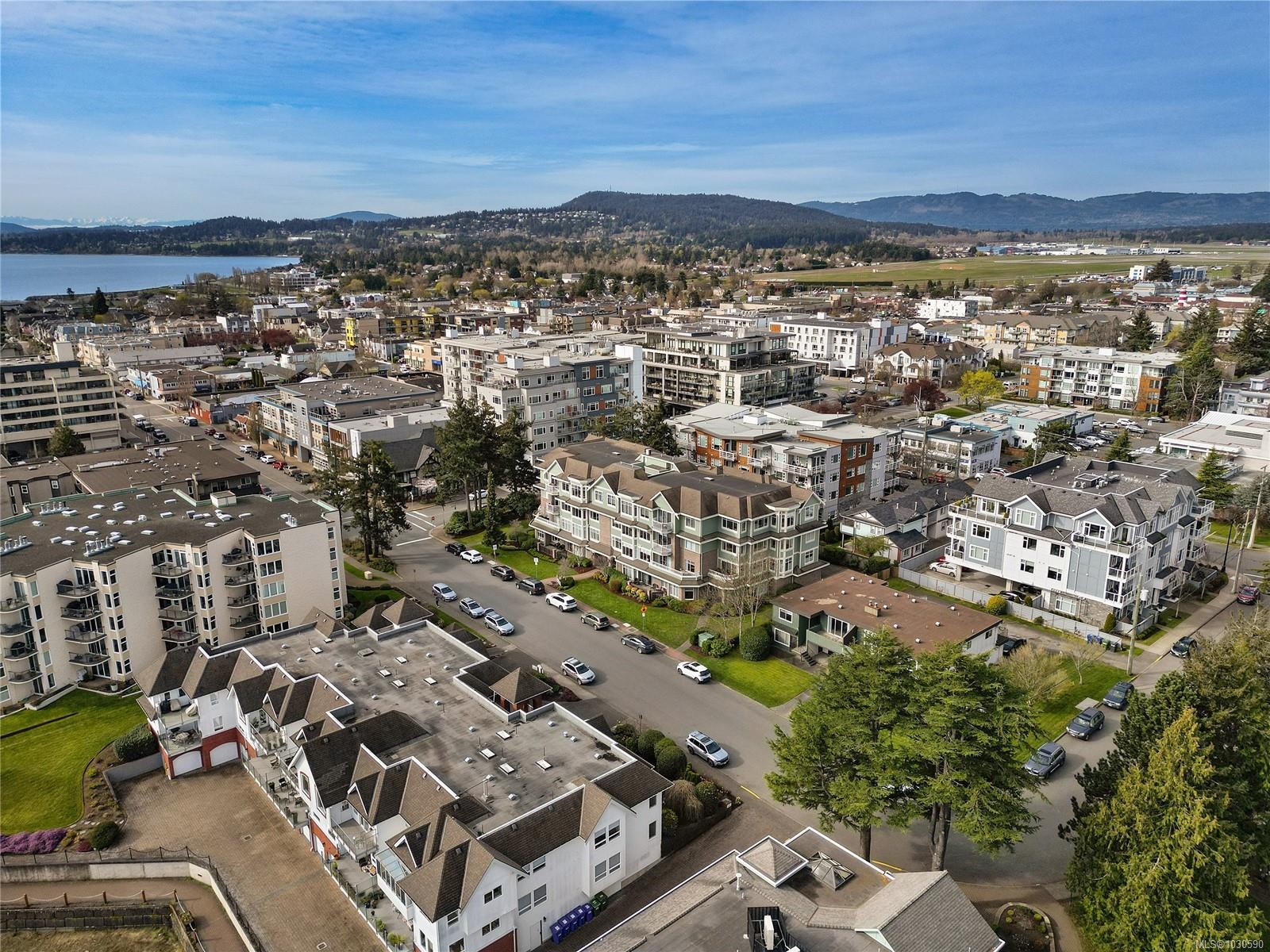 302-9870 Second St, Sidney, BC - Outdoor With Body Of Water With View