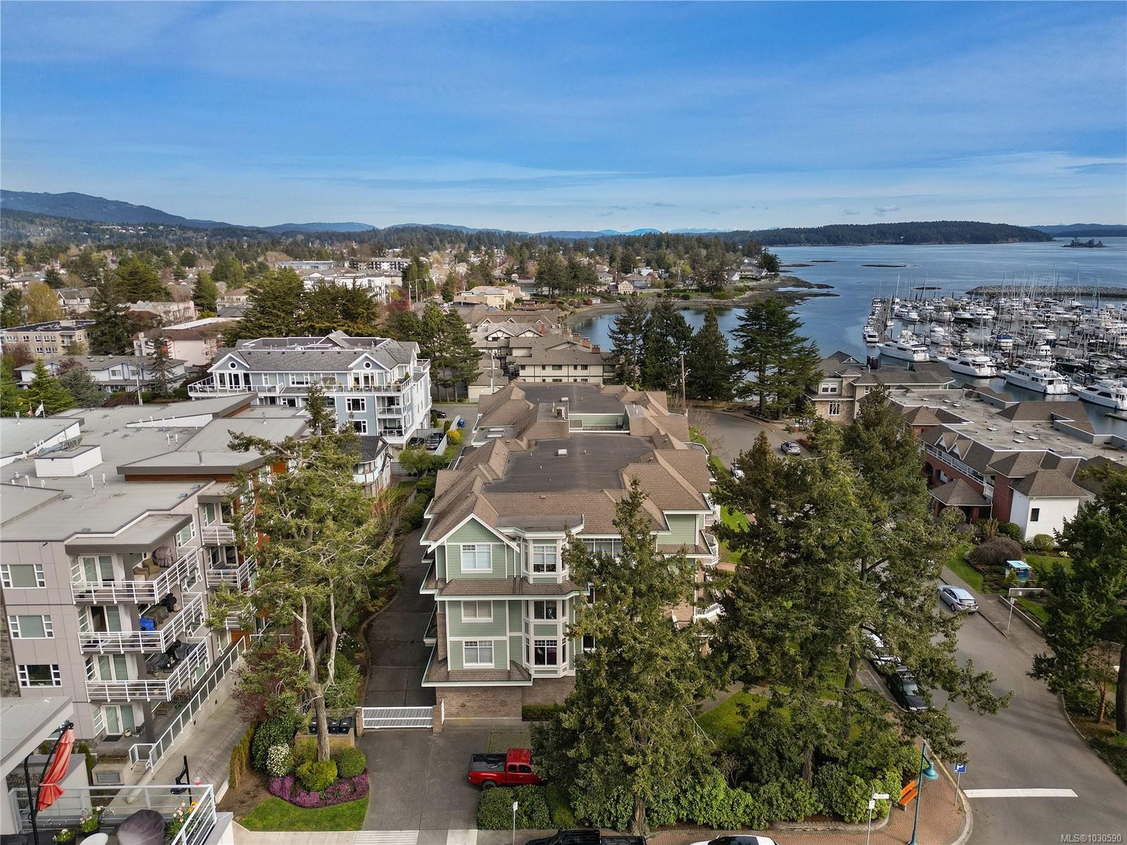 302-9870 Second St, Sidney, BC - Outdoor With Body Of Water With View