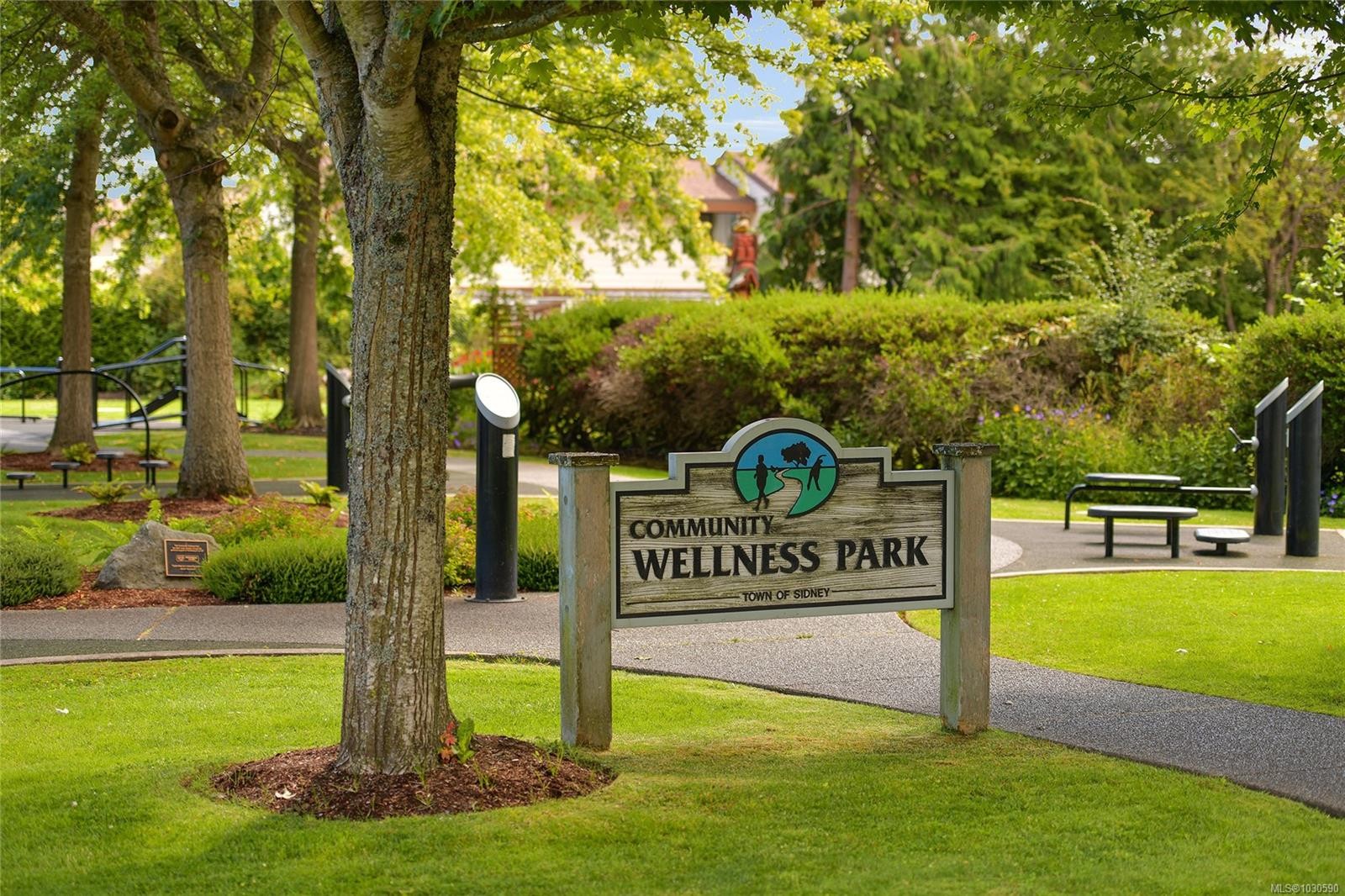 302-9870 Second St, Sidney, BC - Outdoor