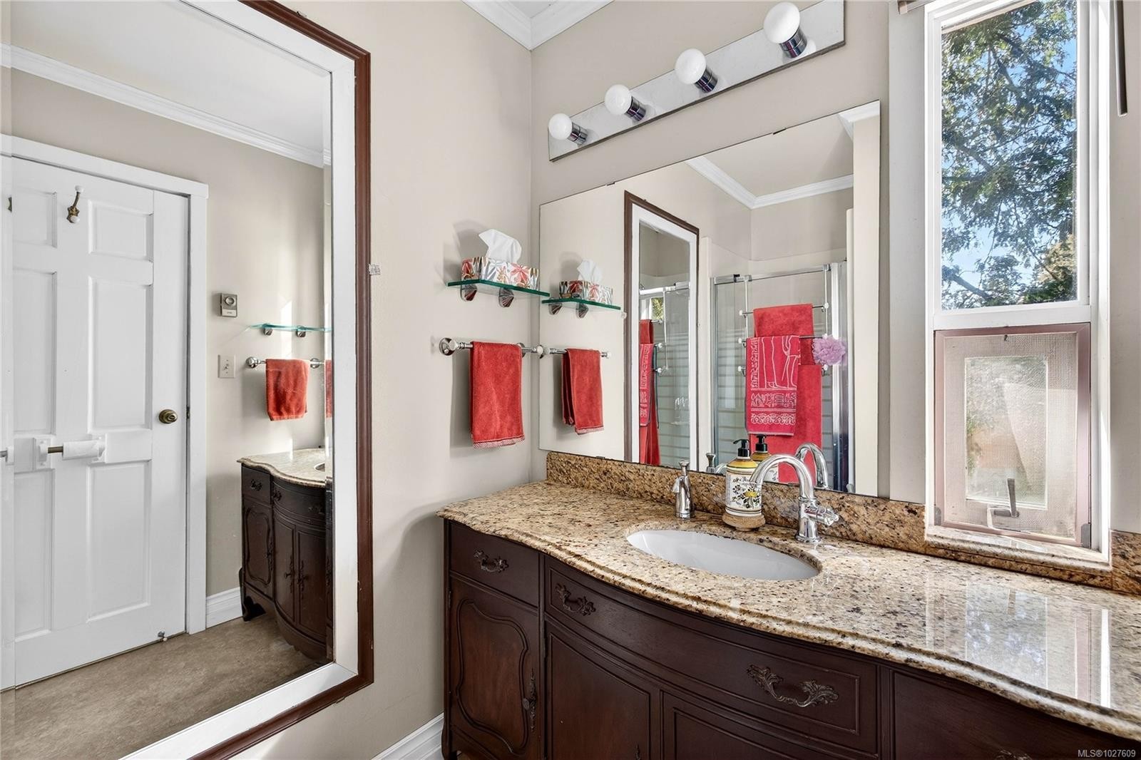 111 Baker Rd, Salt Spring, BC