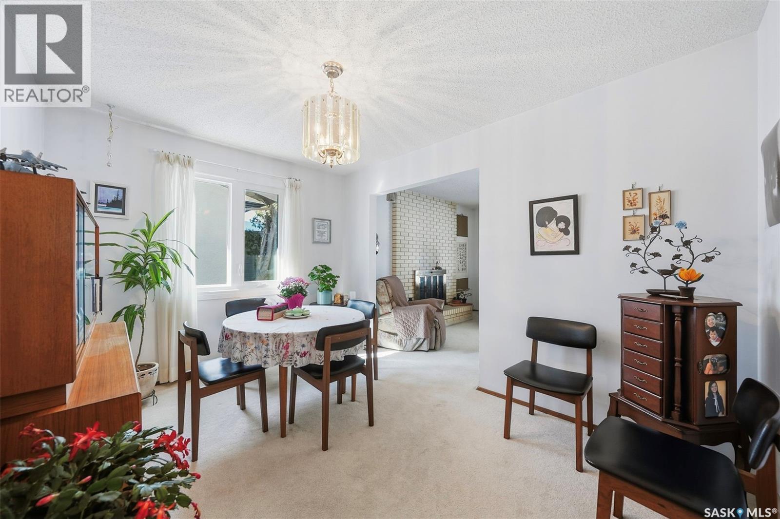 431 Sylvian Crescent, Saskatoon, SK - Indoor Photo Showing Dining Room