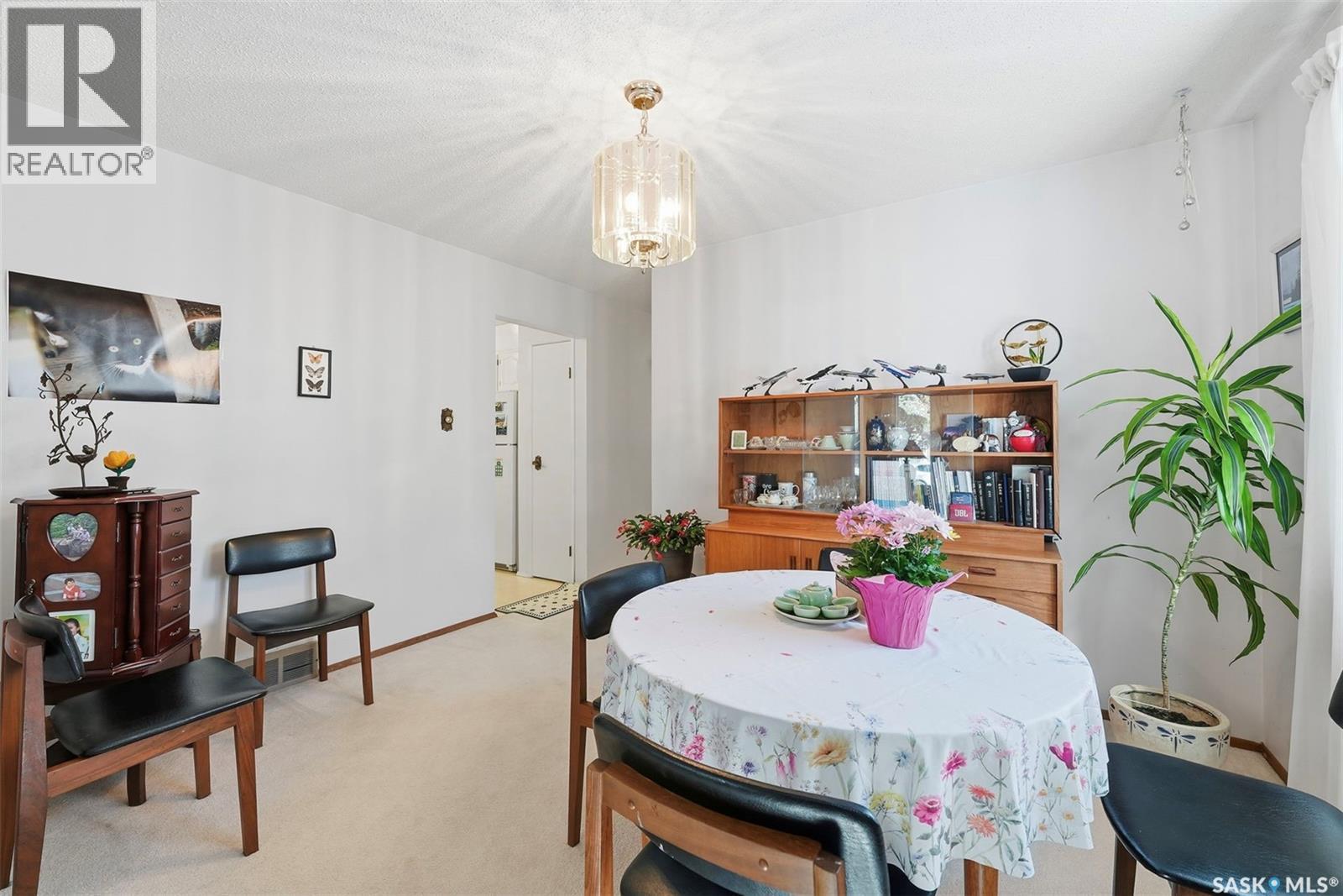 431 Sylvian Crescent, Saskatoon, SK - Indoor Photo Showing Dining Room