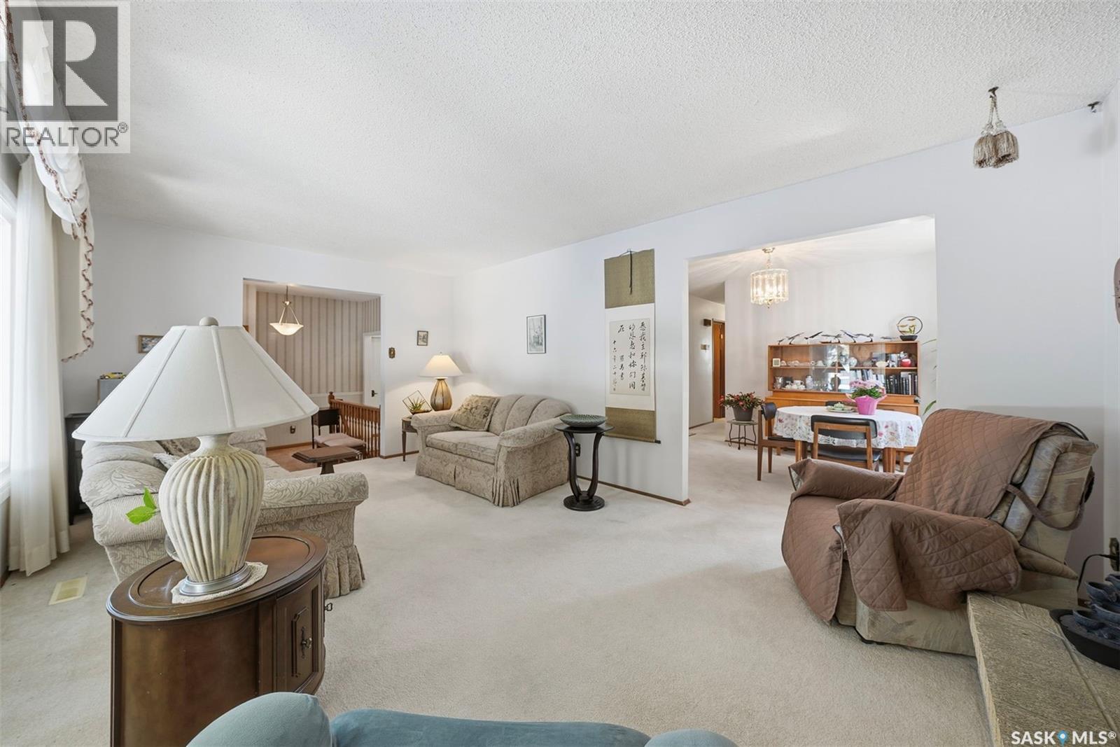 431 Sylvian Crescent, Saskatoon, SK - Indoor Photo Showing Living Room