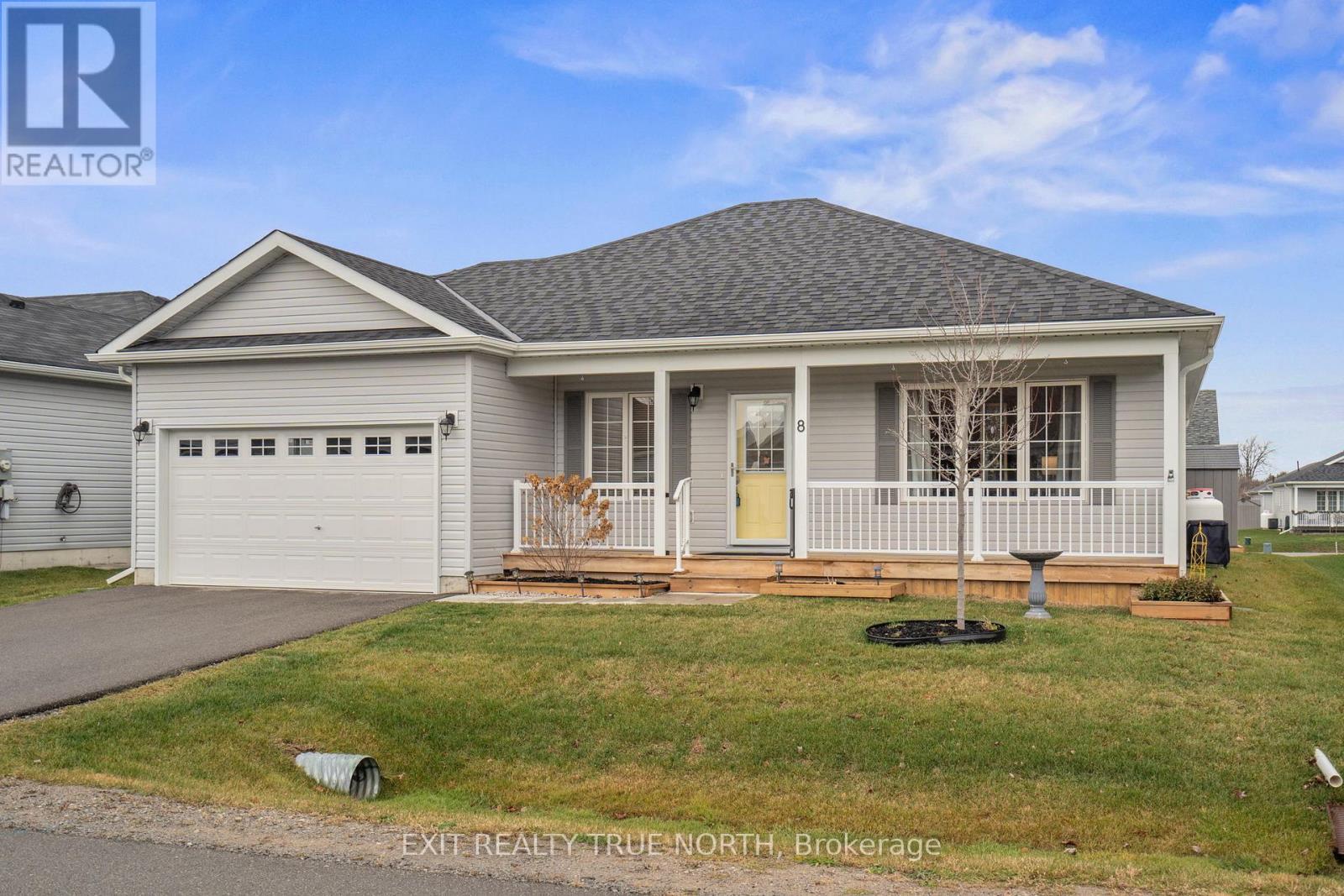 1,536 sq ft bungalow - 8 Sinclair Crescent, Ramara, ON - Outdoor With Deck Patio Veranda