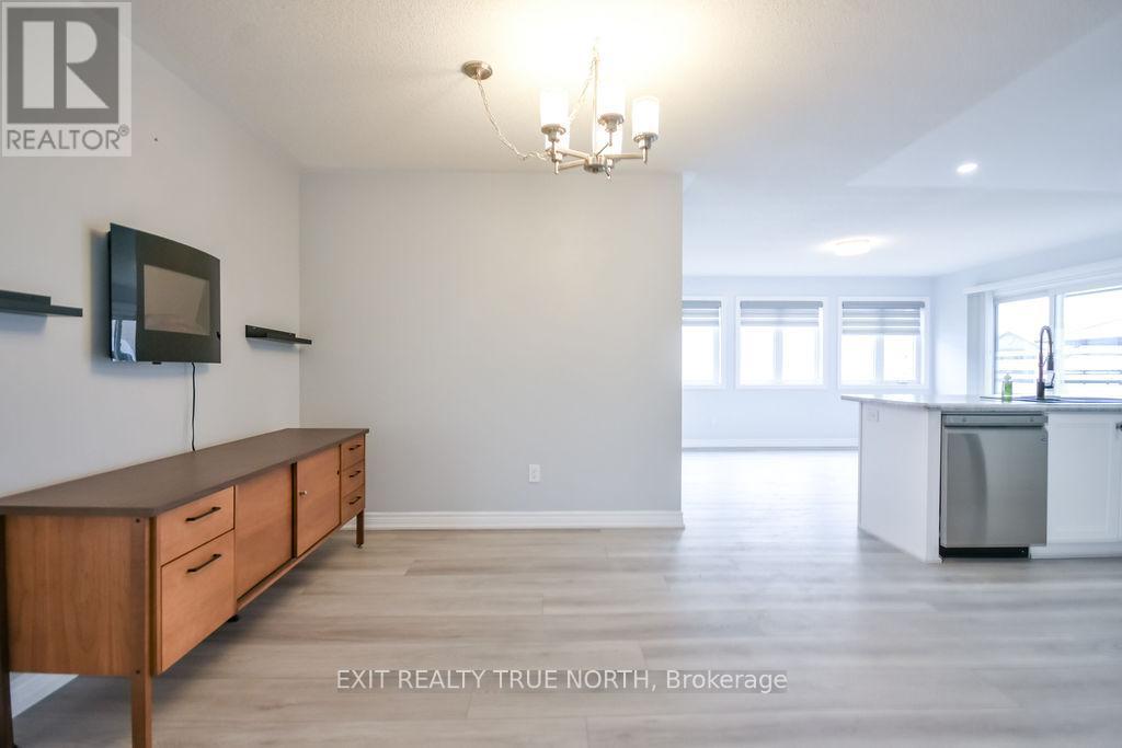 8 Sinclair Crescent, Ramara, ON -