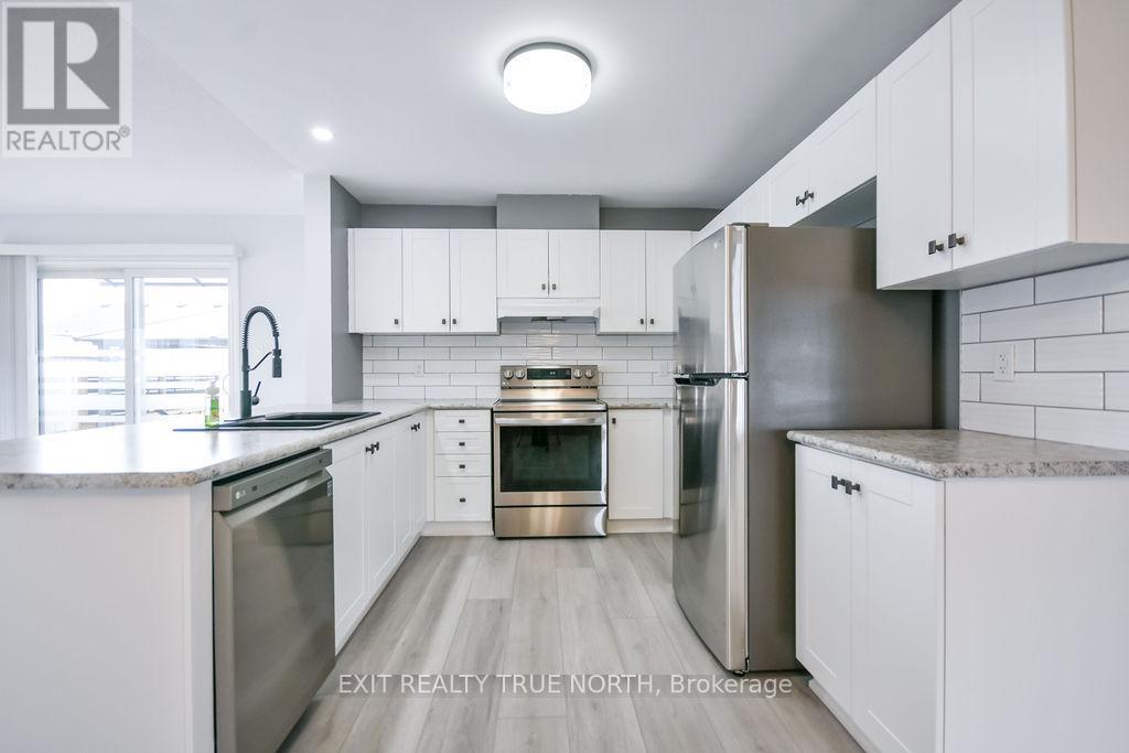 Kitchen - 8 Sinclair Crescent, Ramara, ON - Indoor Photo Showing Kitchen