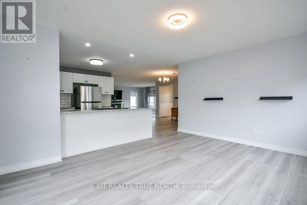 8 Sinclair Crescent, Ramara, ON - Indoor Photo Showing Other Room