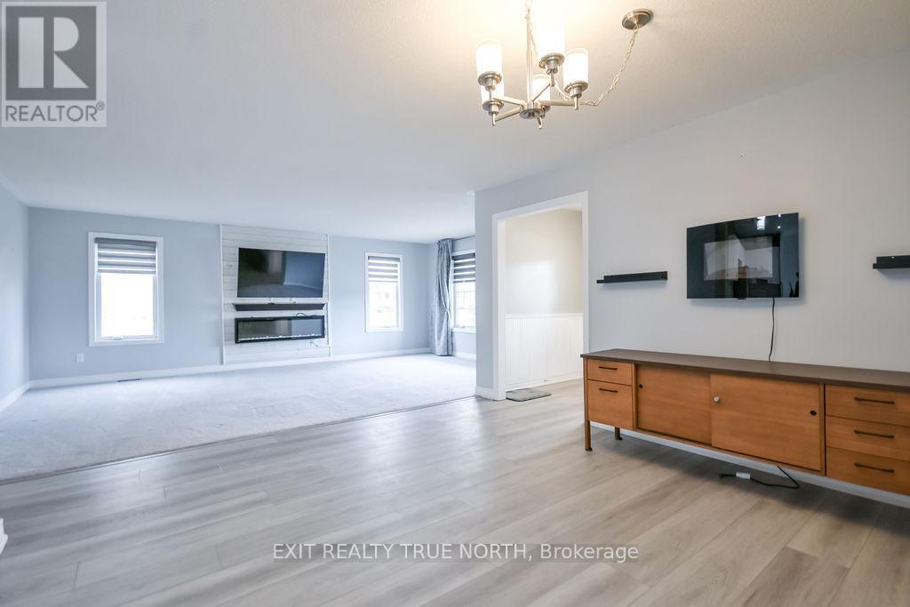 Living Room/Dining Room - 8 Sinclair Crescent, Ramara, ON - Indoor Photo Showing Living Room