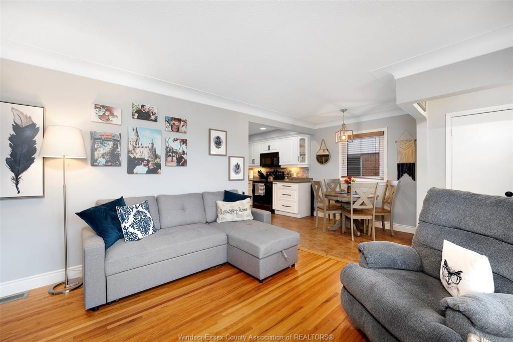 425 St. John, Windsor, ON