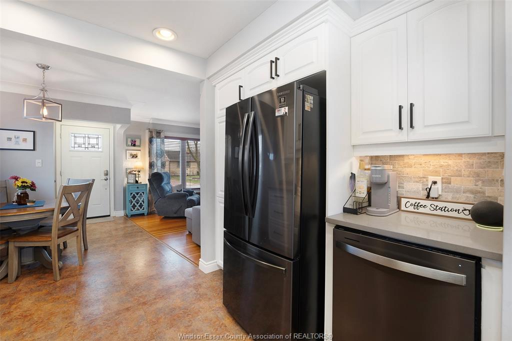 425 St. John, Windsor, ON