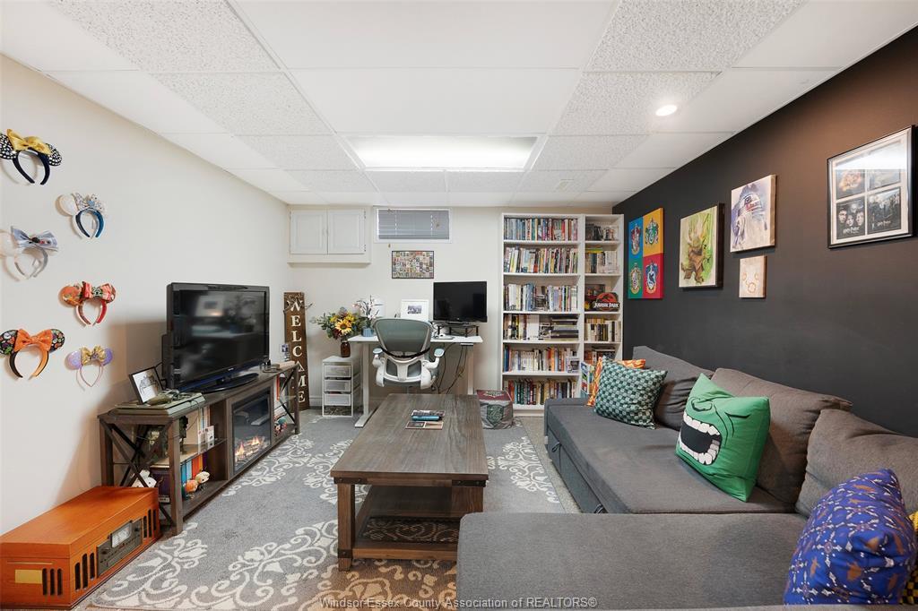 425 St. John, Windsor, ON