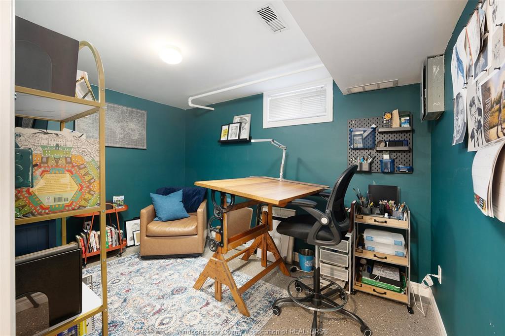 425 St. John, Windsor, ON