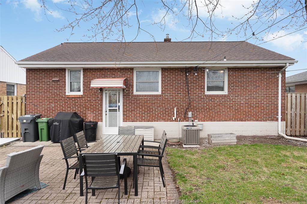 425 St. John, Windsor, ON