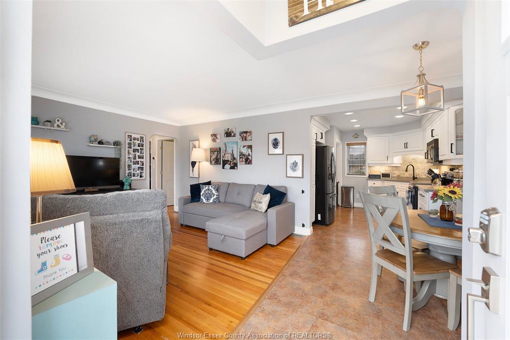 425 St. John, Windsor, ON