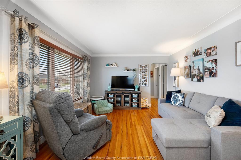 425 St. John, Windsor, ON