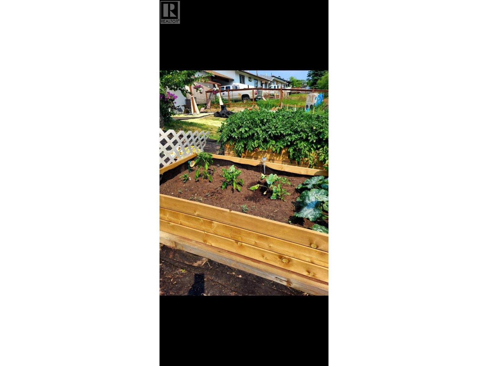 13 Manson Crescent, Mackenzie, BC -