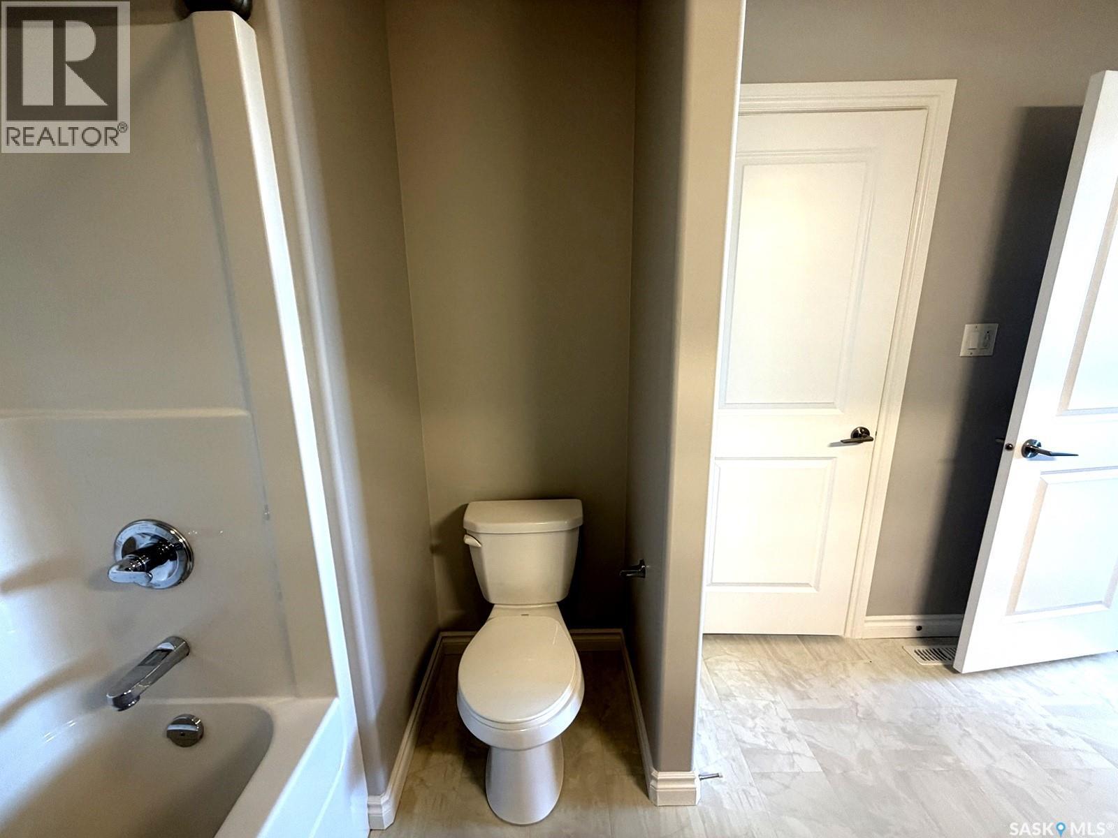 103 Plains Circle, Pilot Butte, SK - Indoor Photo Showing Bathroom