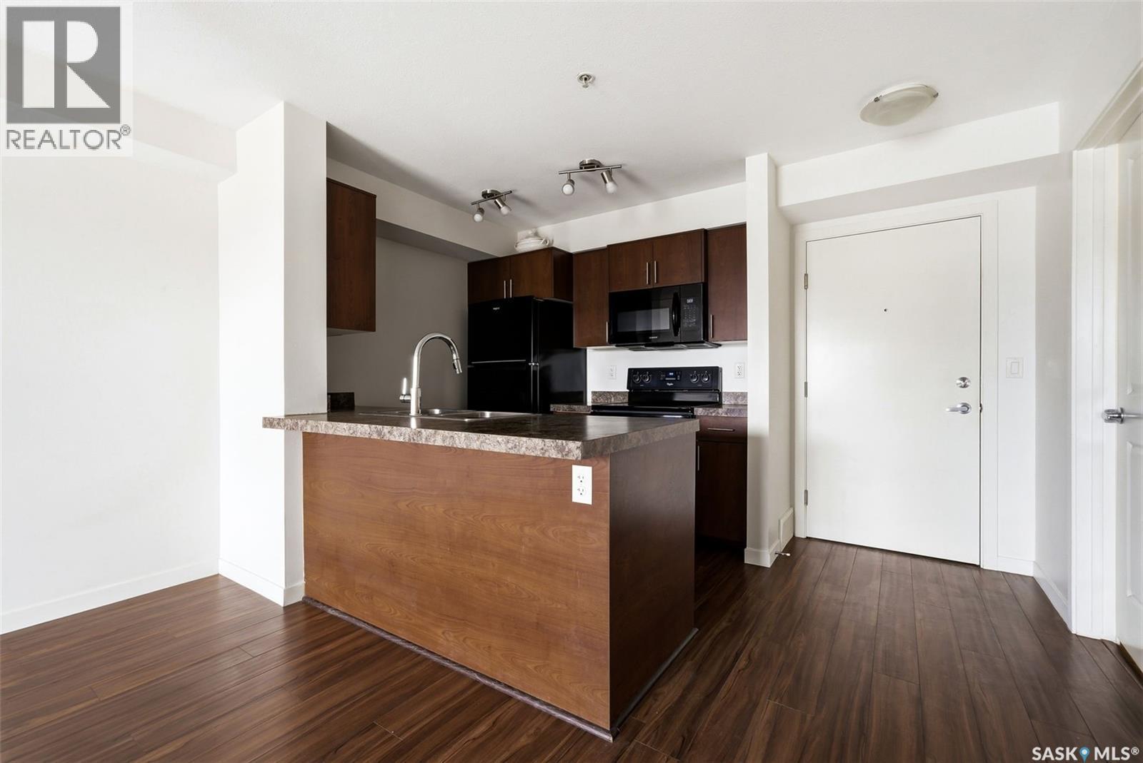1106 5500 Mitchinson Way, Regina, SK - Indoor Photo Showing Kitchen