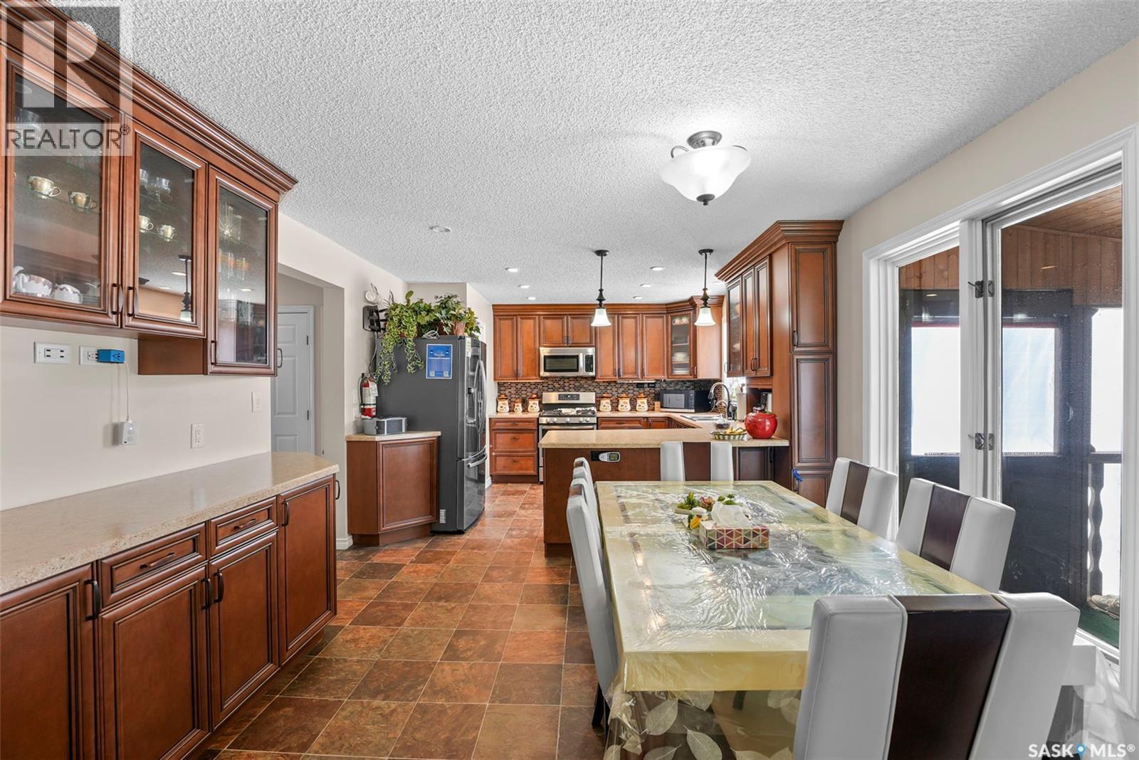 55 Noonan Road, Regina, SK - Indoor Photo Showing Dining Room