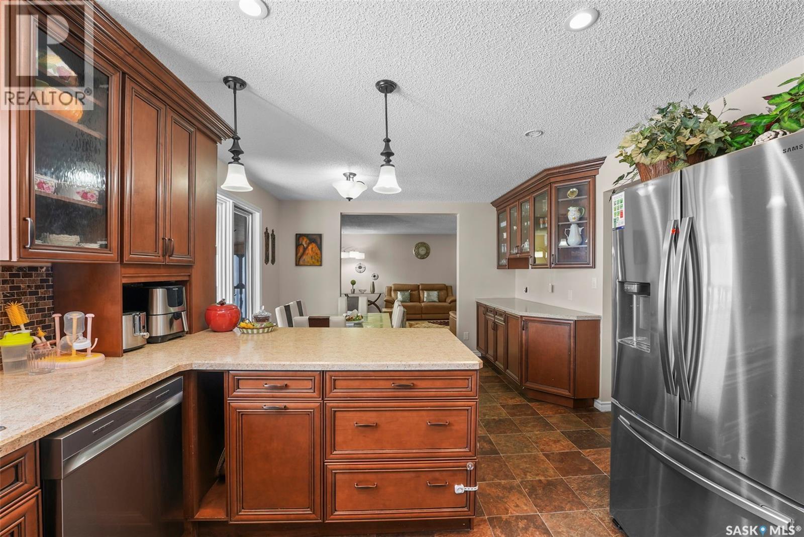 55 Noonan Road, Regina, SK - Indoor Photo Showing Kitchen