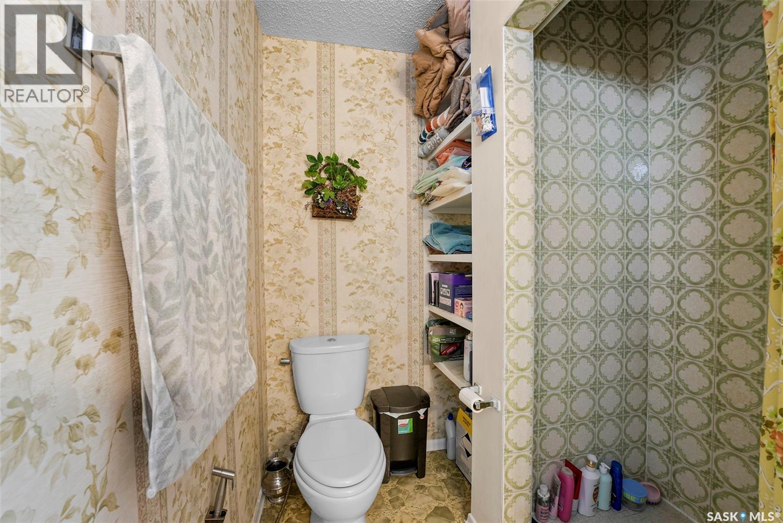 55 Noonan Road, Regina, SK - Indoor Photo Showing Bathroom