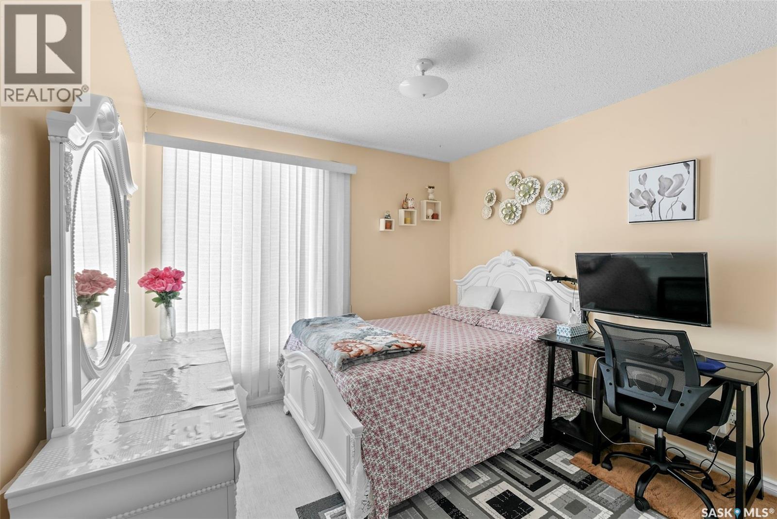 55 Noonan Road, Regina, SK - Indoor Photo Showing Bedroom