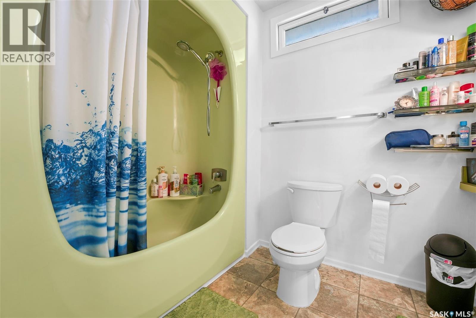 55 Noonan Road, Regina, SK - Indoor Photo Showing Bathroom